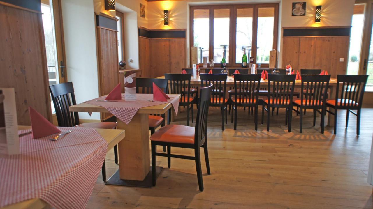 Hotel Heimfeld Restaurant Cafe Garching an Der Alz Exterior photo